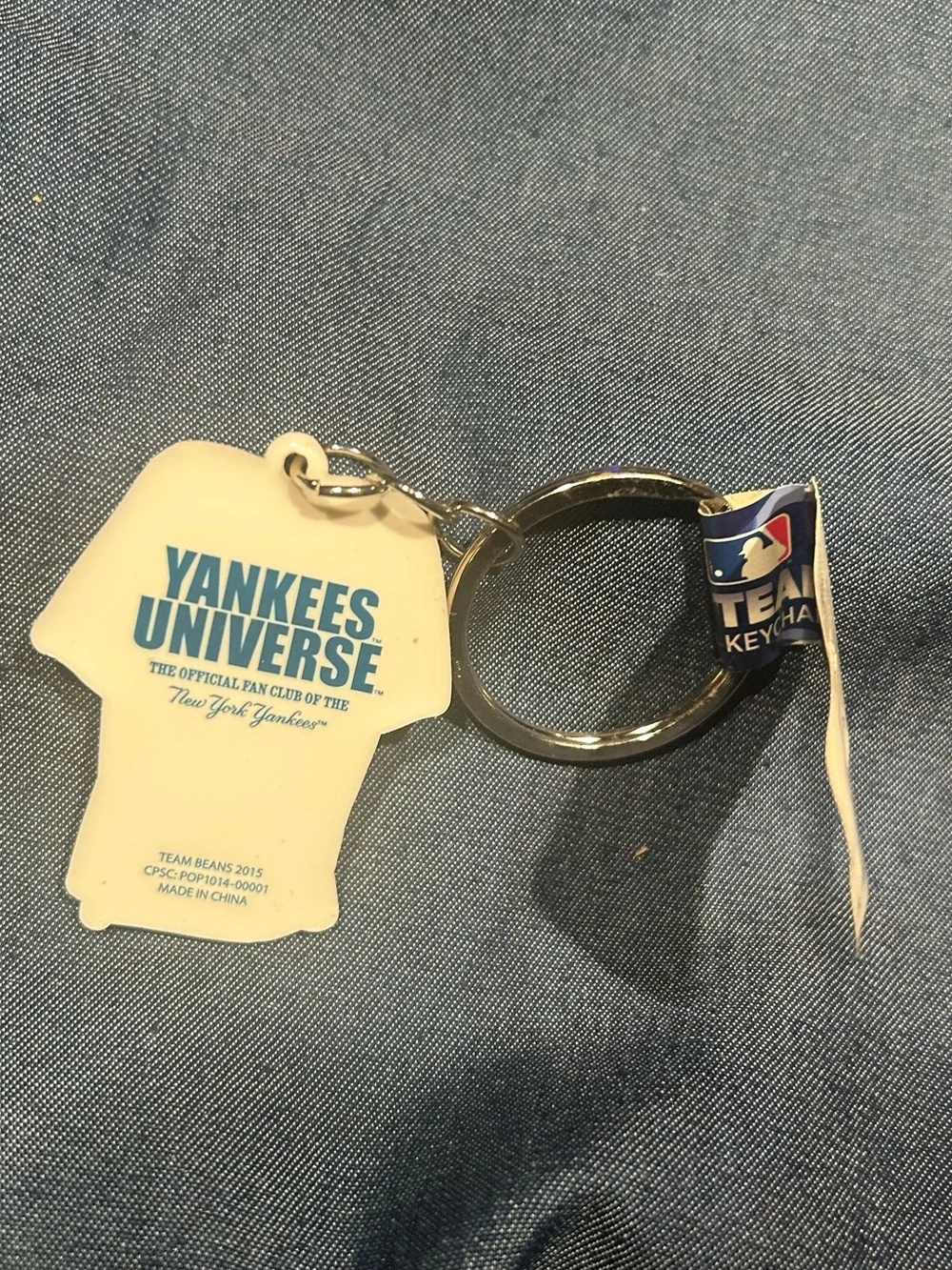 Forever collectibles NY Yankees Universe Pinstripe Jersey Keychain - White/Blue